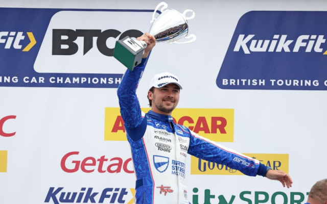 TOM INGRAM AND JAKE HILL STILL VERY MUCH IN CONTENTION FOR BTCC DRIVERS CHAMPIONSHIP.